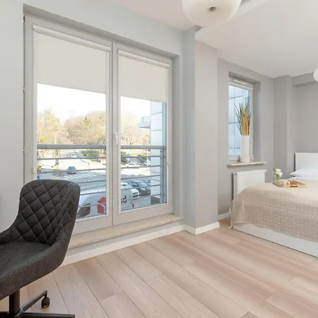 Cosy And Bright With Balcony In Redlowo By Renters * גדינייה