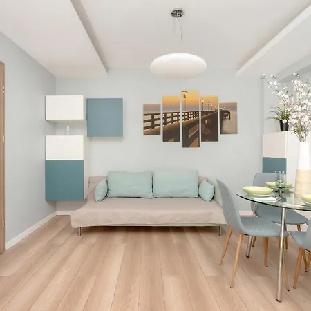 Cosy And Bright With Balcony In Redlowo By Renters דירה